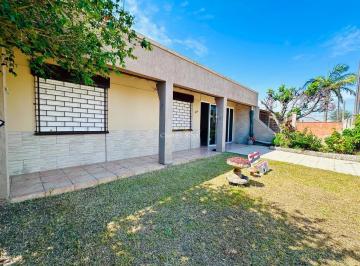 Casa · 177m² · 3 Quartos · 2 Vagas · Canto e Silva vende com Exclusividade