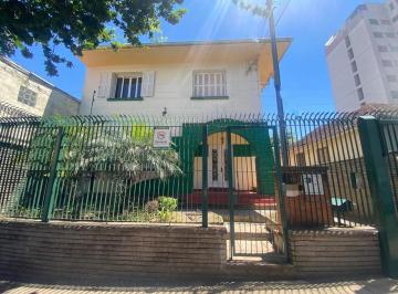 Casa · 225m² · 4 Quartos · Casa semimobiliada no Centro