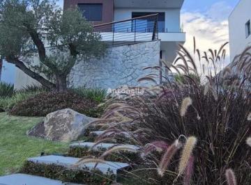 Casa · 417m² · 4 Quartos · 3 Vagas · Residência de Alto Padrão no Condomínio Montalcino