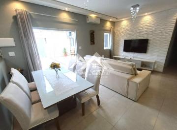 Casa · 270m² · 3 Quartos · 6 Vagas · Casa em Peruíbe
