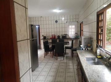 Casa · 187m² · 3 Quartos · 5 Vagas · Casa Residencial. Bairro Quintas das Videiras.