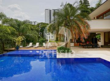 Casa · 881m² · 5 Quartos · 10 Vagas · Casa no coração do Alto da Boa Vista em rua fechada