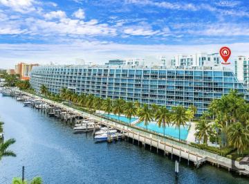 Apartamento de 5 quartos, Estados Unidos · Fabuloso e Moderno TRIPLEX em Miami + Doca para 120pés +55 (61) 99126-9022