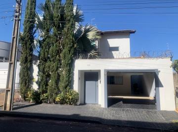 ce0611c530c84de7b4b1c9c4c63aad06.jpeg · Casa para Venda em Uberlândia/MG - 3 Dorm. 261 m2 Área Útil