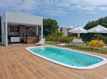 Casa · 180m² · 4 Quartos · 2 Vagas · Casa 4/4 com piscina em condominio - Sauípe