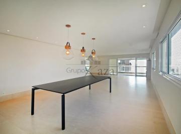 Apartamento · 440m² · 4 Quartos · 4 Vagas · Oportunidade - Apartamento - Panamby - 4 Suítes - 440m².