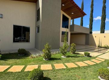 Casa de 3 quartos, Vicente Pires · Linda casa com 3 suítes, reformada, lote de 800 m², condomínio, Rua 10