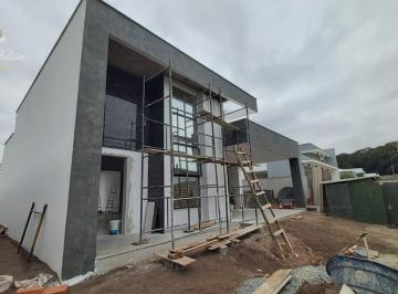 Foto 01 · CASA LINEAR EM ALTO PADRÃO COM 3 SUÍTES, ÁREA GOURMET E PISCINA NO VIVERDE 2 EM RIO DAS OSTRAS RJ