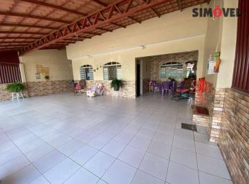1cd0b37e0e7a8955b7e470592639ac515df87551 · Quadra 108, Recanto das Emas, casa na laje de 150m², 5 qtos, suíte - R$: 399.000
