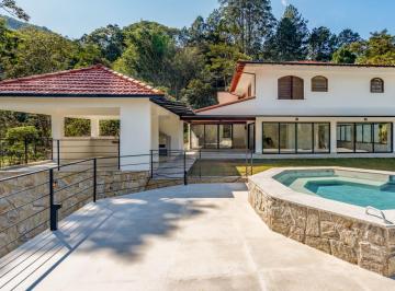 Casa · 600m² · 4 Quartos · 3 Vagas · Casa com 4 quartos em condomínio em Araras, Petrópolis.