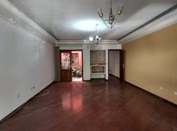 Casa · 254m² · 3 Quartos · 6 Vagas · Sobrado no Jardim do Mar com 3 suítes, 5 vagas de garagem, quintal e área gourmet.
