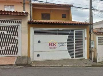 e6c69d864d11db3f4b8d1dd4843866fd81445653 · Sobrado com 3 dorms na Vila Nova Aparecida