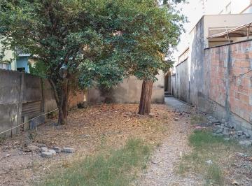Casa de 3 quartos, Contagem · LOTE 180 MS TROCO POR APARTAMENTO OU VENDO BAIRRO SANTA CRUZ INDUSTRIAL
