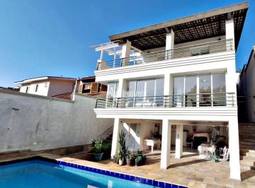 Casa · 330m² · 3 Quartos · 5 Vagas · CASA NA VILA INAH - 380,0M²AC E 420,0M² ÁREA DE TERRENO, 3 SUÍTES, 5 VAGAS, PISCINA E CHURRASQUEIRA