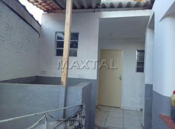 Casa · 40m² · 1 Quarto · Casa Residencial de fundos 40m² contendo um dormitório, uma cozinha e um banheiro.