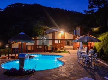 Casa · 300m² · 4 Quartos · 2 Vagas · Linda casa à venda em Albuquerque - Teresópolis