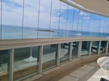 Apartamento · 221m² · 4 Quartos · 3 Vagas · Luxuosa Cobertura Duplex de Frente para o mar na Praia de Itaparica!!