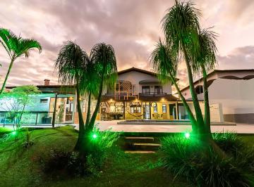 Casa de 6 quartos, Brasília · EXCELENTE CASA NA QL 10 - COM 6 QTOS, SENDO 4 SUÍTES LINDA CASA DE ALTO PADRÃO