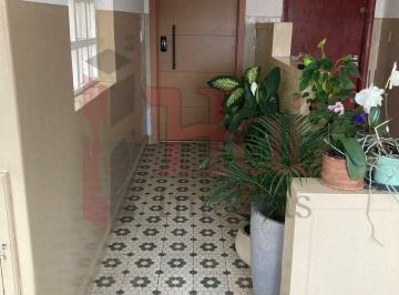 Apartamento · 89m² · 3 Quartos · apto na area central , reformado,proximo ao mercado, municipal, comercio em geral