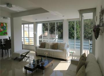 Casa · 380m² · 3 Quartos · 4 Vagas · Casa com 3 quartos à venda em Vila Inah - SP