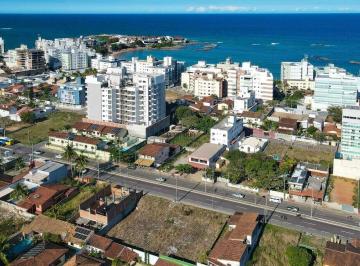 Lote à venda na Enseada Azul em Guarapari - ES · 3 Lotes para Venda de frente para a pista na Enseada Azul, Guarapari/ES.