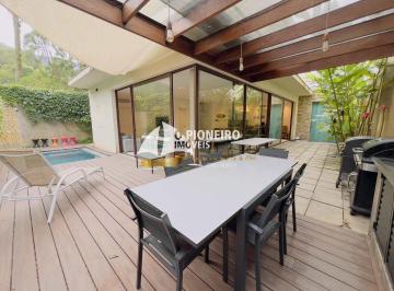 Casa · 300m² · 5 Quartos · 2 Vagas · Casa de condomínio disponível para venda na Barra do Sahy.