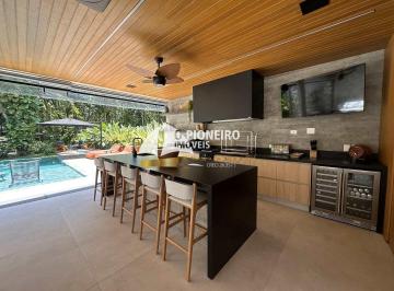 Casa · 500m² · 6 Quartos · 3 Vagas · Casa para temporada na praia de Camburi! Venha conferir!