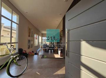 Casa · 210m² · 3 Quartos · 4 Vagas · Casa em Condomínio Residencial Recanto do Pássaros em Cachoeira do Campo a 15 mi