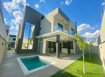 Casa · 241m² · 3 Quartos · 4 Vagas · Casa à venda no Condomínio Mont'Alcino em Valinhos - interior de São Paulo.