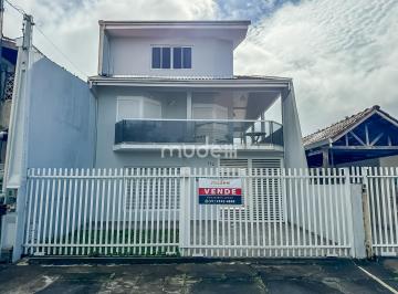 Casa · 232m² · 4 Quartos · 5 Vagas · Triplex em Guaratuba