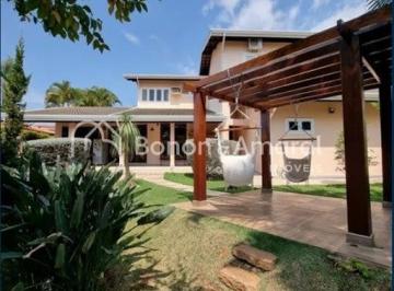 Casa · 324m² · 4 Quartos · 4 Vagas · Casa de Condomínio com 4 Quartos e 5 banheiros, 4 vagas de garagem à Venda