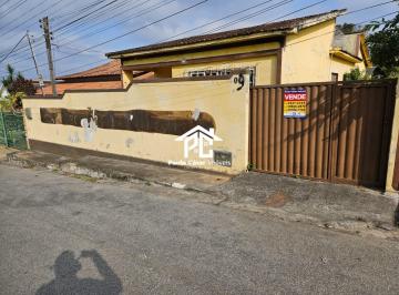Foto 01 · Imperdível casa à venda em Araruama-RJ, Praça da Bandeira: 3 quartos, 1 sala, 1 banheiro, 1 vaga, 14