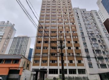 Apartamento · 220m² · 4 Quartos · 2 Vagas · Amplo Apartamento com 4 quartos  à meia quadra do Shopping Curitiba - Na melhor localização entre os