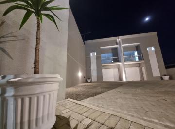 Comercial · 480m² · 8 Vagas · Excelente oportunidade: Loja comercial de 700m² com 2 banheiros e 8 vagas de garagem no bairro Hauer