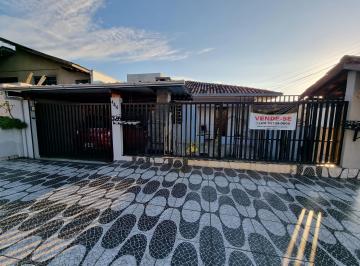 Casa · 421m² · 10 Quartos · 5 Vagas · Oportunidade para Investidores! Terreno com 3 Sobrado e 1 Casa à venda no Novo Mundo, Curitiba-PR.