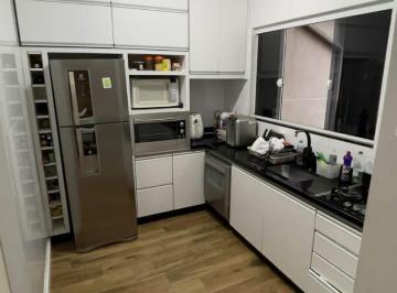 Casa · 124m² · 3 Quartos · 4 Vagas · Oportunidade Única: Sobrado Tríplex Impecável e mobiliado no Fazendinha, Curitiba - 3 Dormitórios po