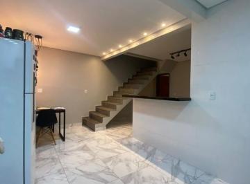 Casa de 3 quartos, Recanto das Emas · Excelente sobrado/ QD 102/ 3 suítes 