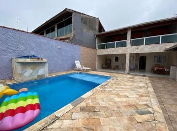 Casa de 3 quartos, Itanhaém · sobrado com piscina 3 quartos lado praia em rua calçada 