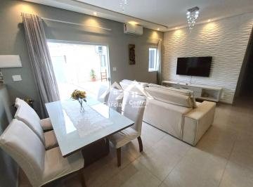 Casa · 420m² · 3 Quartos · 6 Vagas · 
                                Casa em Peruíbe
                            