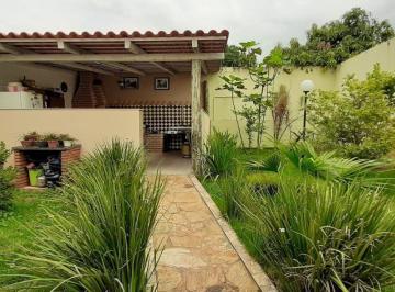 Casa · 154m² · 3 Quartos · 2 Vagas · Casa com 3 quartos à venda, bairro Shopping Park - Uberlândia/MG