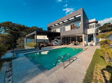 casa a venda no condominio golf village - piscina · Casa à venda - em Carapicuíba