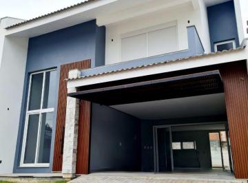 Casa de 3 quartos, Santa Maria · Lindo Sobrado 3 Dormitórios com Piscina e Churrasqueira