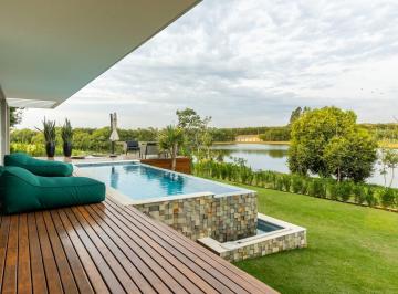 Casa · 270m² · 3 Quartos · 3 Vagas · Casa Alto Padrão EXCLUSIVA, VISTA PERMANENTE PARA O LAGO!