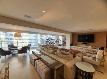 Sala de Tv · Apartamento Reformado no Brooklin próximo ao Morumbi Shopping