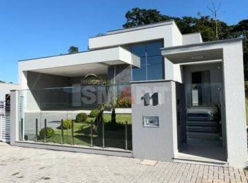 Casa · 210m² · 3 Quartos · 2 Vagas · Casa Térrea com 3 Suítes e Piscina na Barra do Rio Cerro