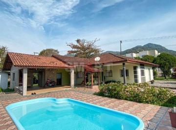 Casa · 4 Quartos · 2 Vagas · Casa de Esquina com Piscina e 4 Quartos | João Pessoa