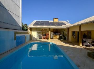 Casa · 260m² · 3 Quartos · 2 Vagas · Casa Com Piscina e Sala Comercial