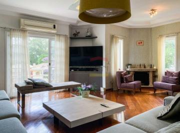 Casa · 351m² · 4 Quartos · 4 Vagas · Condomínio fechado, 4 suites, 4 vagas !!!
