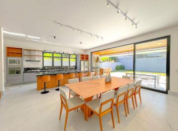 3618e0369be016c57eeb354f807504d425156625 · Casa de Alto Padrão à Venda no Condomínio Itaporã em Atibaia | 390 m² | 4 Suítes | Mobiliada