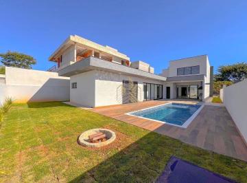 fc1a308e14ccfc36bb83556f5e5ec60dbe0a99d6 · Casa à Venda no Condomínio Figueira Garden em Atibaia | 305 m² | 4 Suítes | Lazer Completo